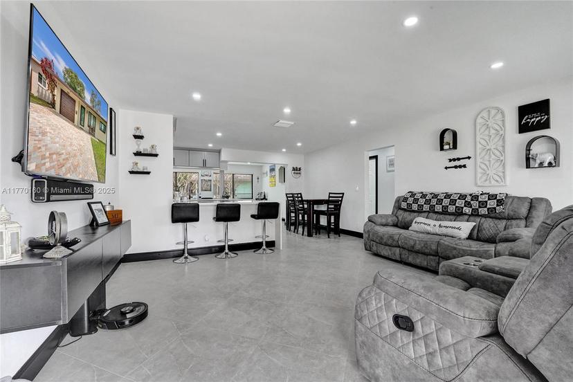 Picture of 5610 NW 49Th Ter, Tamarac FL 33319
