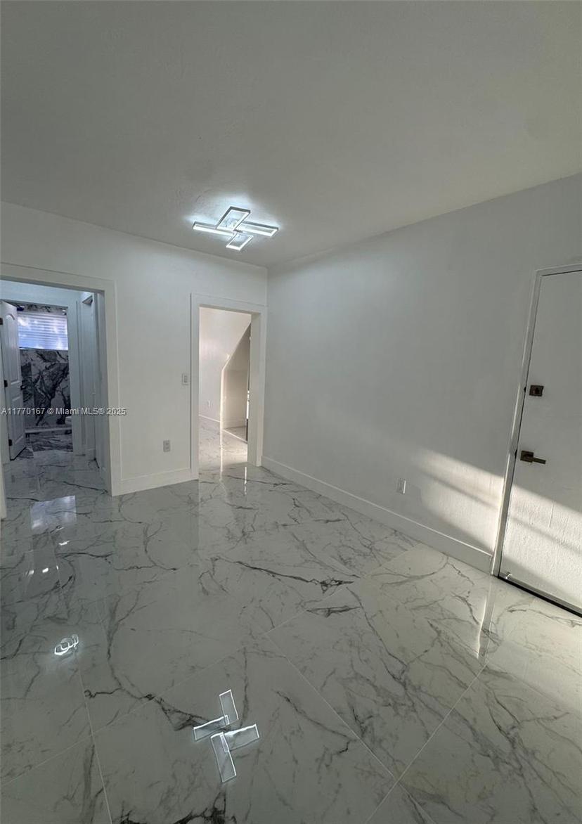 Picture of 8340 Crespi Blvd # 18, Miami Beach FL 33141
