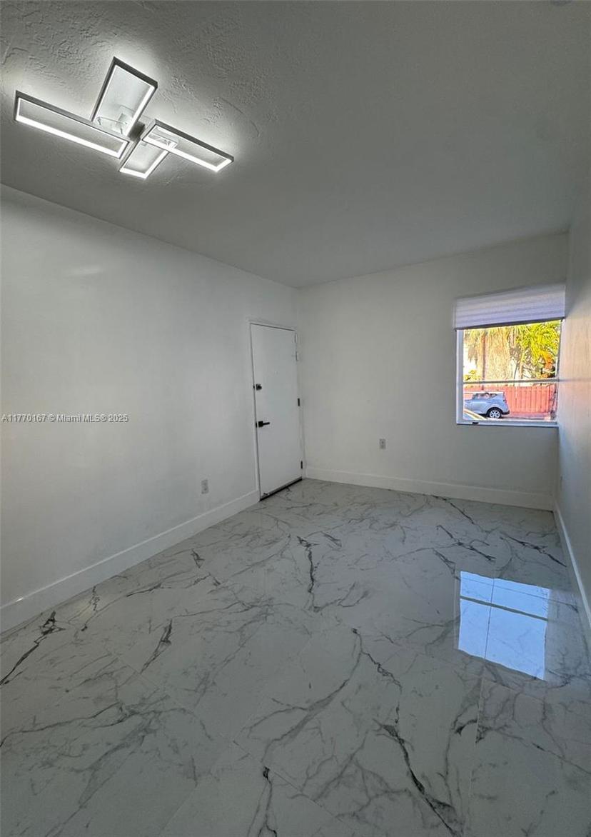 Picture of 8340 Crespi Blvd # 18, Miami Beach FL 33141