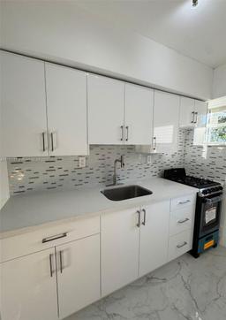 Picture of 8340 Crespi Blvd # 18, Miami Beach, FL 33141