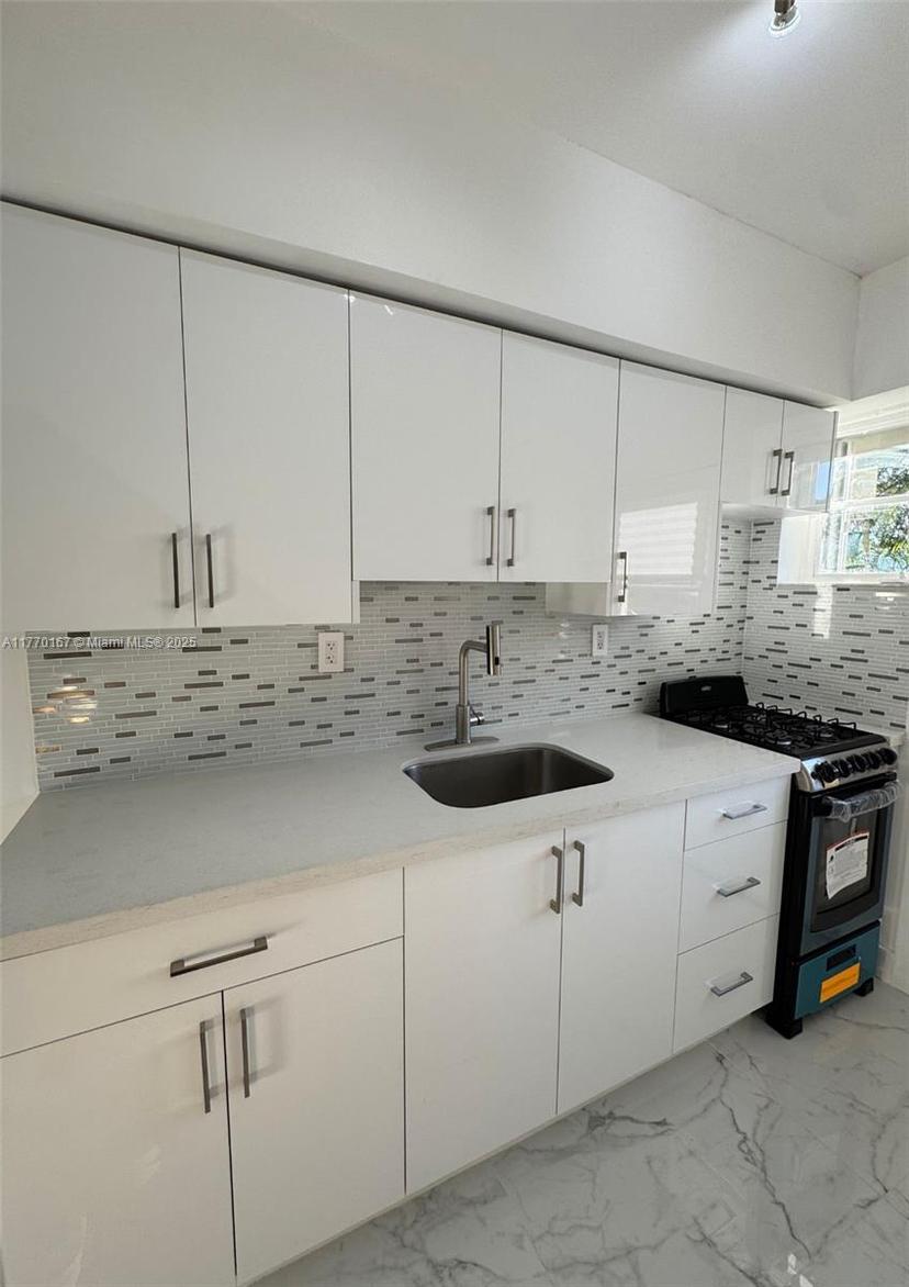 Picture of 8340 Crespi Blvd # 18, Miami Beach FL 33141