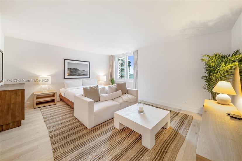 Picture of 2301 Collins Ave # 1123, Miami Beach FL 33139