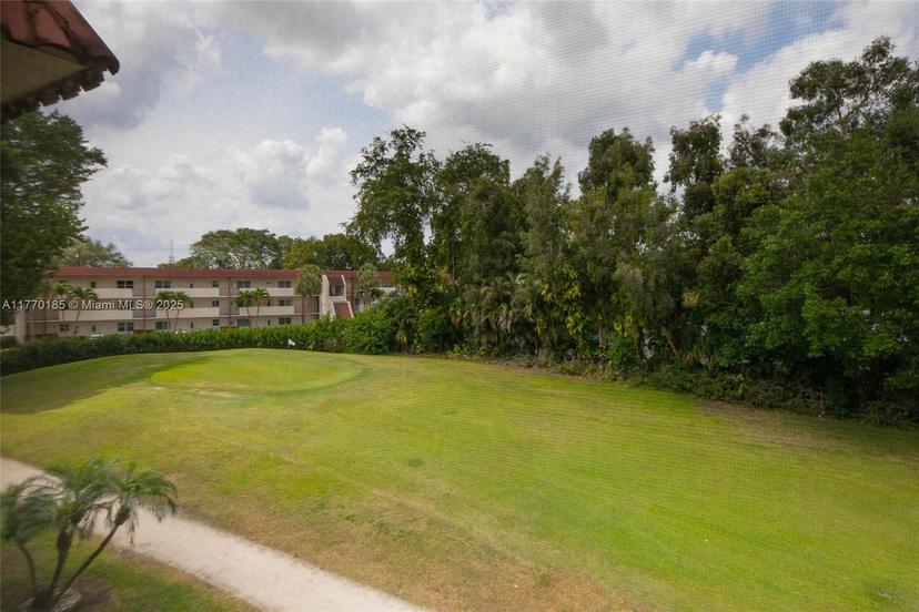 Picture of 300 S Hollybrook Dr # 306, Pembroke Pines FL 33025