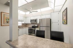 Picture of 300 S Hollybrook Dr # 306, Pembroke Pines, FL 33025