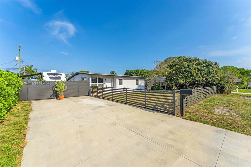 Picture of 5491 SW 90Th Ct, Miami FL 33165