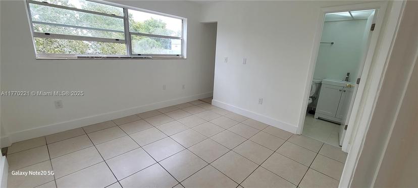Picture of 9365 Fontainebleau Blvd # E212, Miami FL 33172