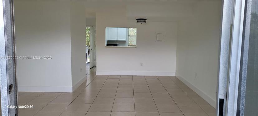 Picture of 9365 Fontainebleau Blvd # E212, Miami FL 33172
