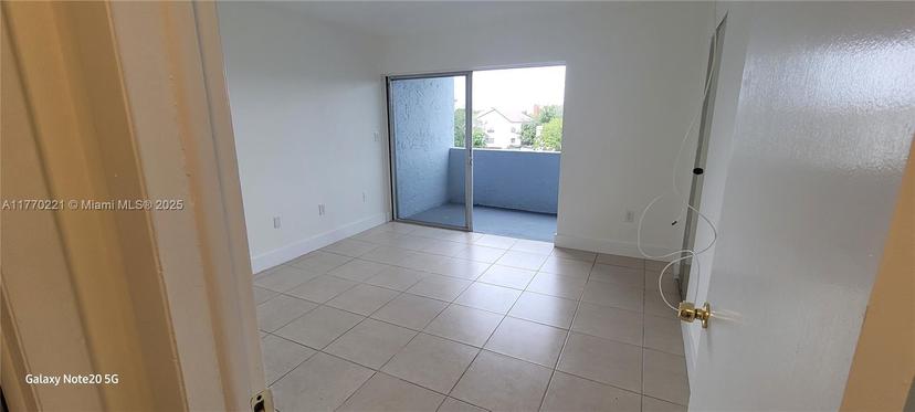 Picture of 9365 Fontainebleau Blvd # E212, Miami FL 33172