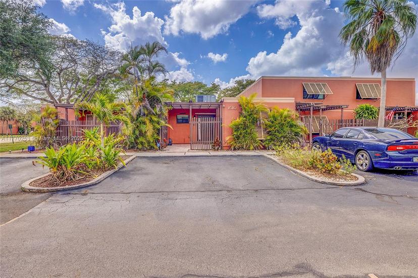 Picture of 1510 Hammock Ln # 1510, Pembroke Pines FL 33026