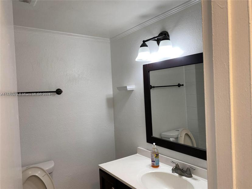 Picture of 4670 NW 79Th Ave # 1H, Doral FL 33166
