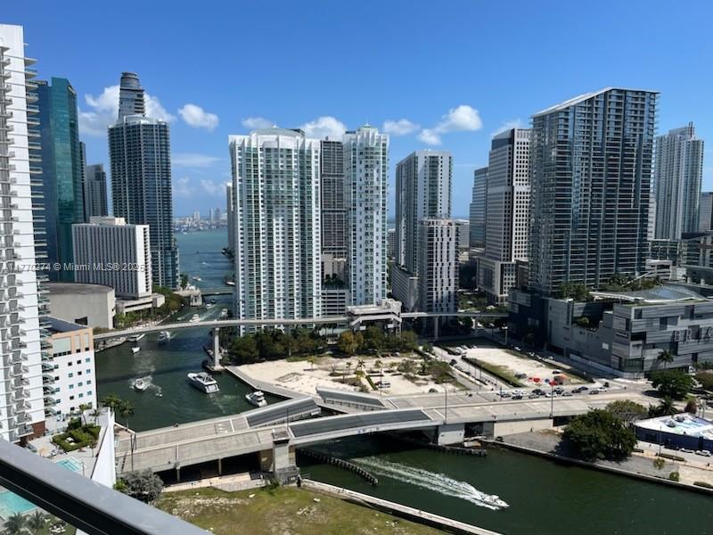 Picture of 90 SW 3Rd St # 3610, Miami FL 33130