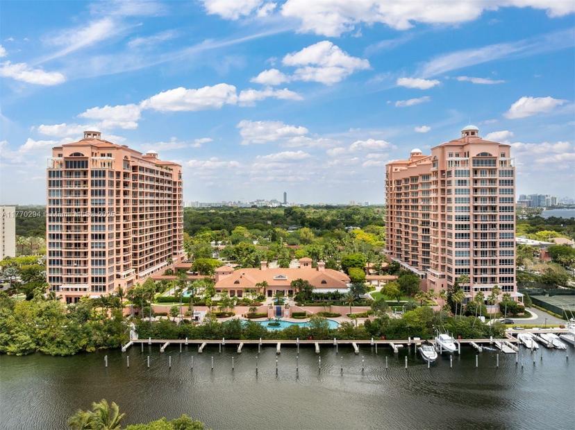 Picture of 10 Edgewater Dr # 16K, Coral Gables FL 33133