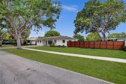 Picture of 2125 Alamanda Dr, North Miami, FL 33181