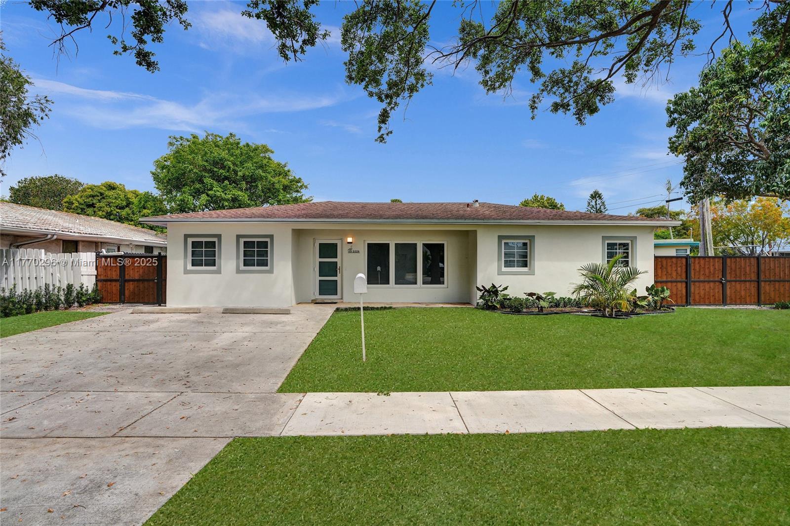 Picture of 2125 Alamanda Dr, North Miami, FL 33181