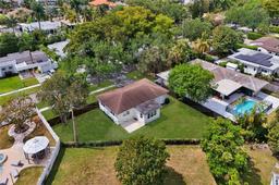 Picture of 2125 Alamanda Dr, North Miami, FL 33181