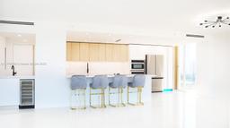 Picture of 19707 Turnberry Way # 22D, Aventura, FL 33180