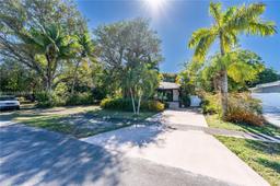 Picture of 110 NE 171St Ter, Miami, FL 33162