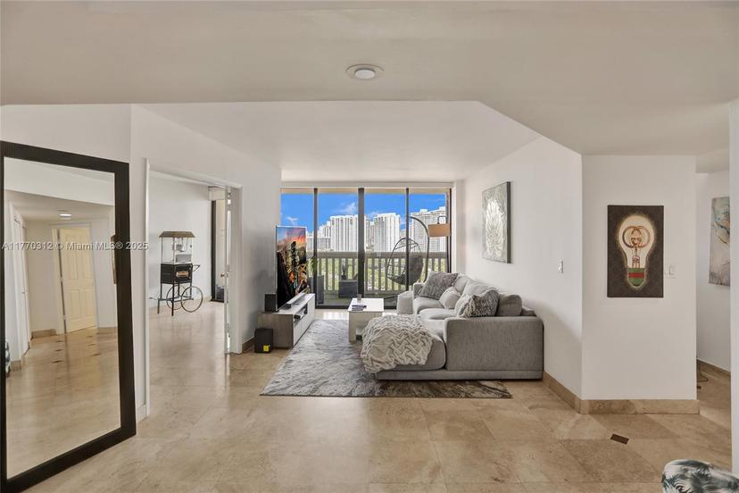 Picture of 1000 Island Blvd # 2105, Aventura FL 33160