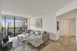Picture of 1000 Island Blvd # 2105, Aventura, FL 33160