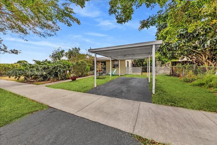 Picture of 4520 NW 198Th St, Miami Gardens FL 33055