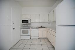 Picture of 1455 N Treasure Dr # 1R, North Bay Village, FL 33141
