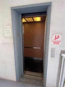 Picture of 15600 NE 6Th Ave # 29A, Miami, FL 33162