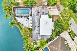 Picture of 2140 Hibiscus Cir, North Miami, FL 33181