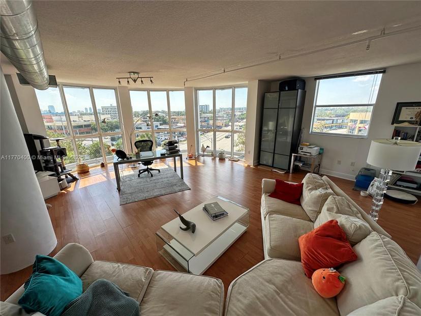 Picture of 1 Glen Royal Pkwy # 401, Miami FL 33125