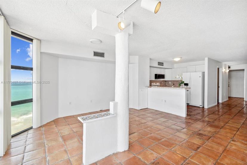 Picture of 6423 Collins Ave # 1607, Miami Beach FL 33141