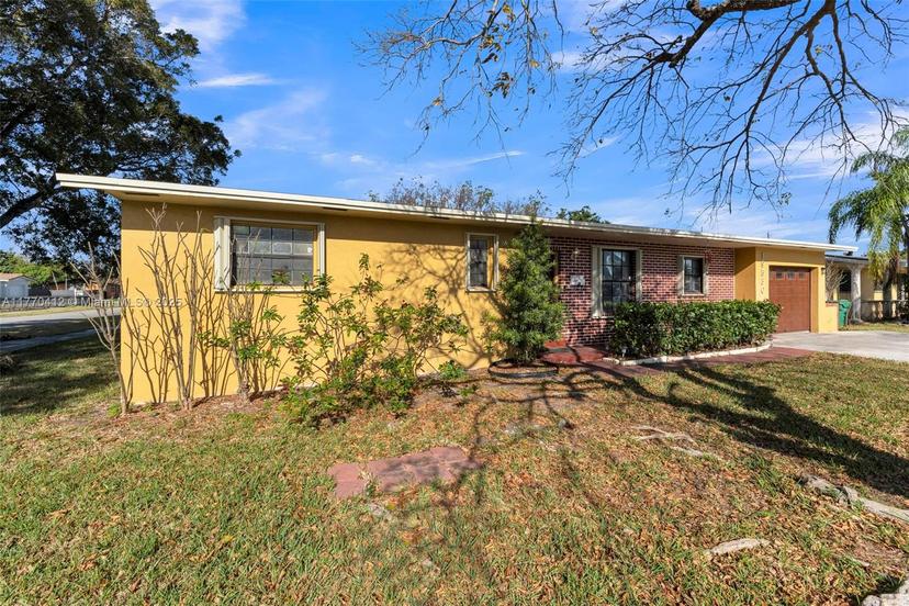 Picture of 19530 SW 117Th Ct, Miami FL 33177