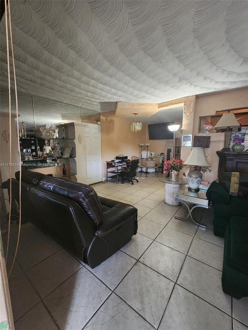 Picture of 831 NW 140Th St, Miami FL 33168