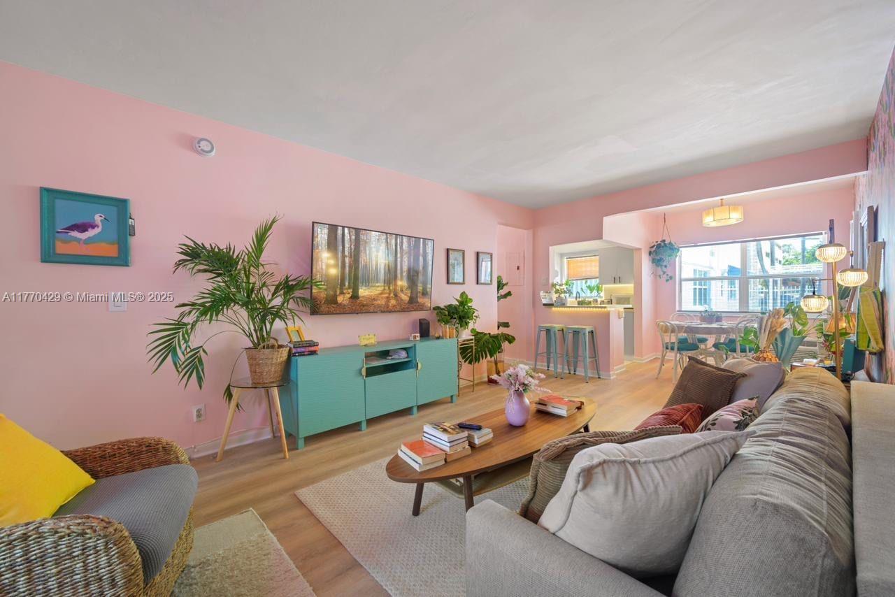 Picture of 315 Van Buren St # 104B, Hollywood, FL 33019