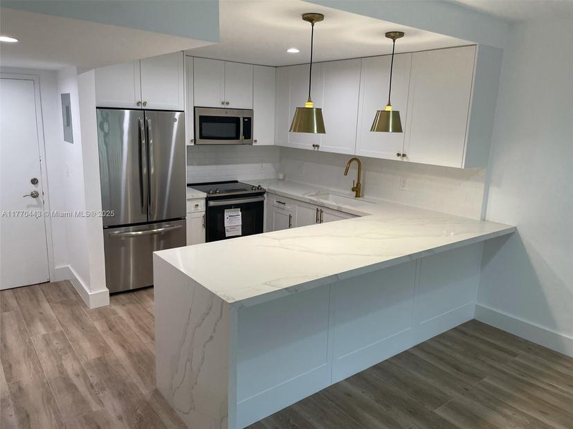 Picture of 100 Edgewater Dr # 101, Coral Gables FL 33133