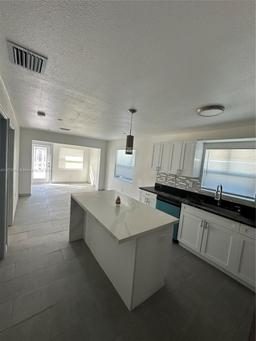 Picture of 1431 NE 152Nd Ter, North Miami Beach, FL 33162
