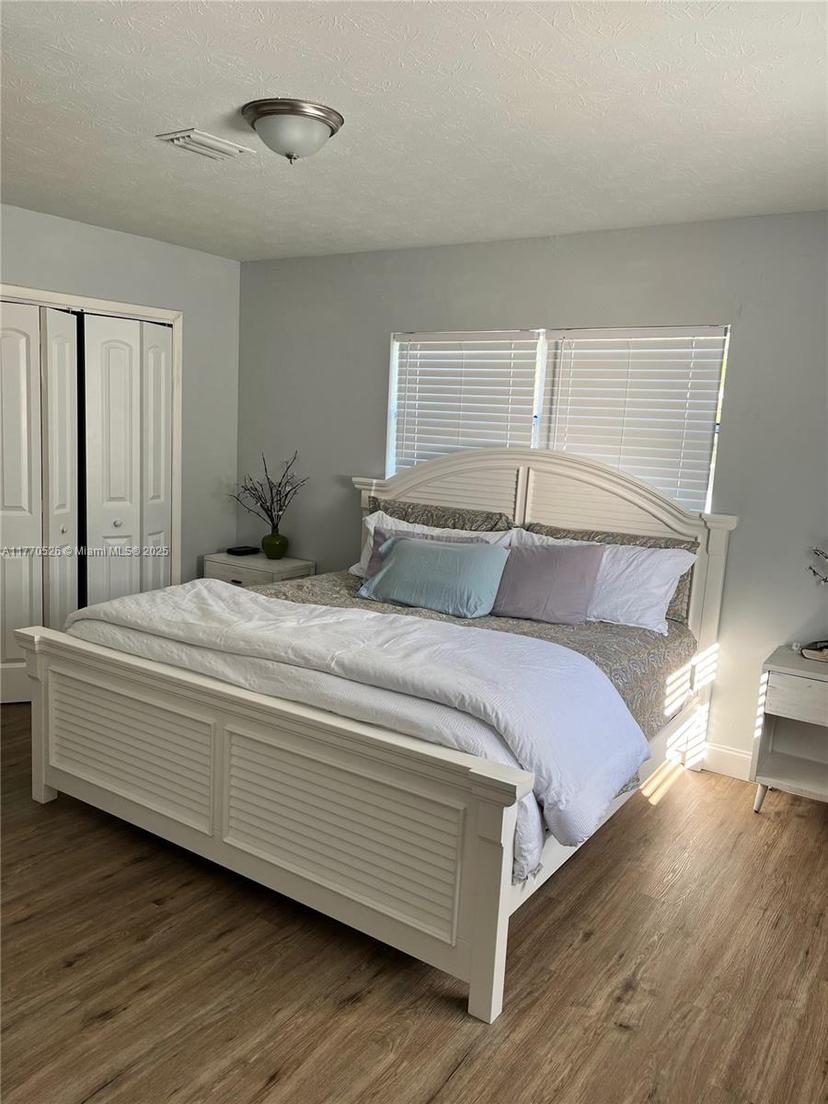 Picture of 9775 Evans Rd, Jacksonville FL 32208