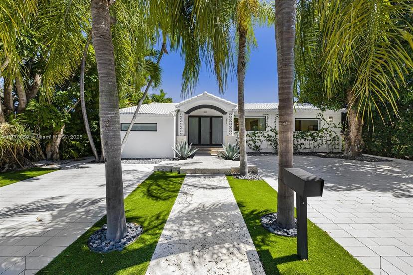 Picture of 7805 Noremac Ave, Miami Beach FL 33141