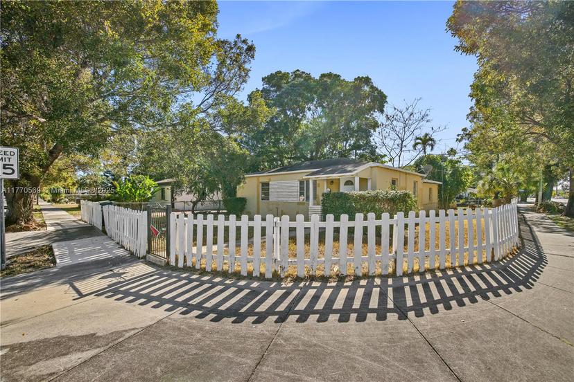 Picture of 6400 SW 58Th Ave, South Miami FL 33143