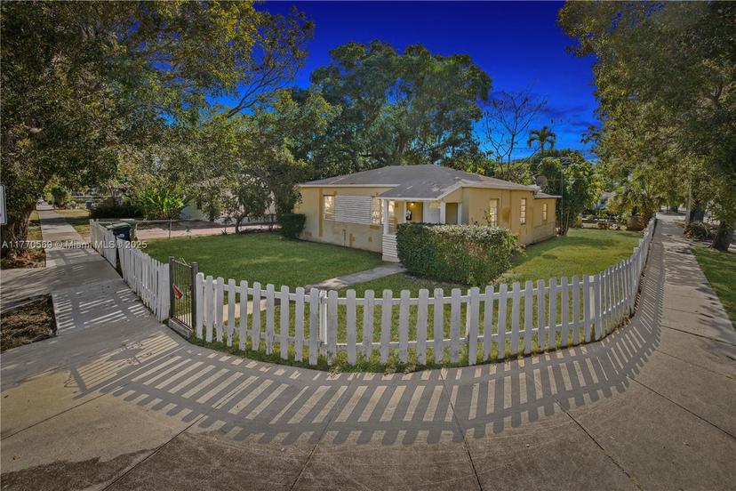 Picture of 6400 SW 58Th Ave, South Miami FL 33143