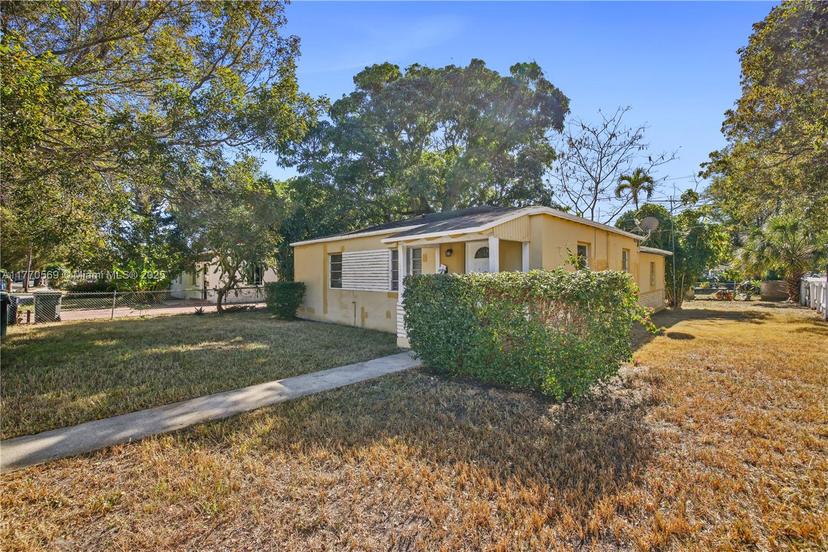 Picture of 6400 SW 58Th Ave, South Miami FL 33143