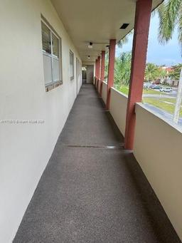 Picture of 8060 N Sunrise Lakes Dr # 302, Sunrise, FL 33322
