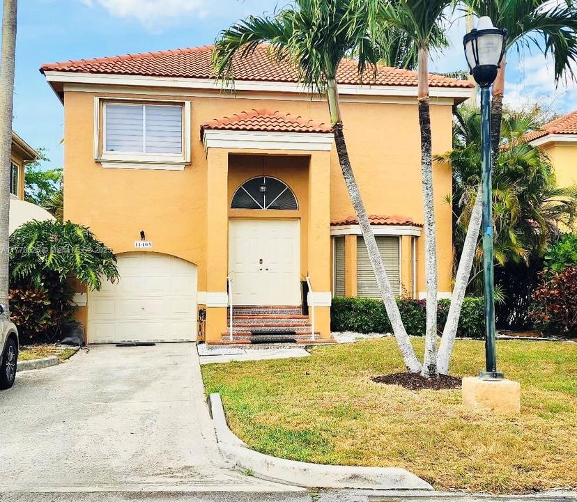Picture of 11405 Lakeview Dr # A, Coral Springs FL 33071
