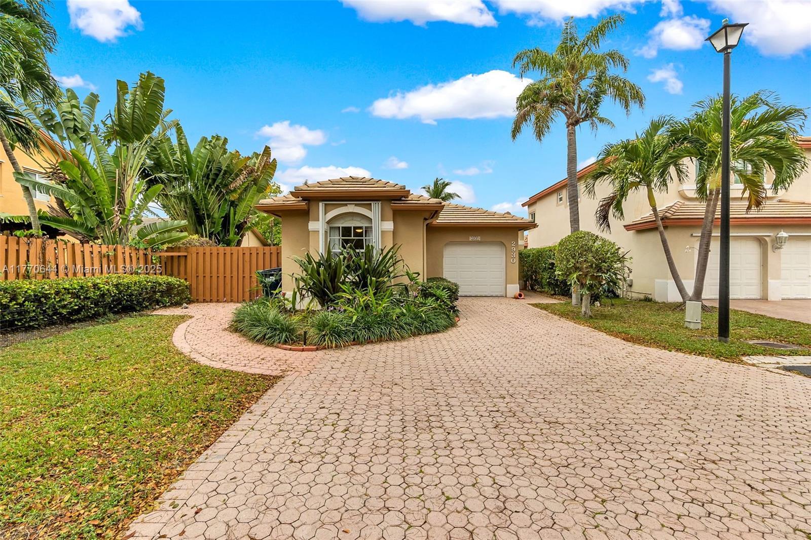 Picture of 2930 NW 99Th Ct, Doral, FL 33172
