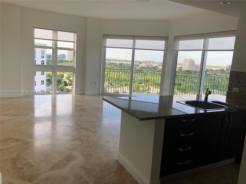 Picture of 20000 E Country Club Dr, Aventura FL 33180