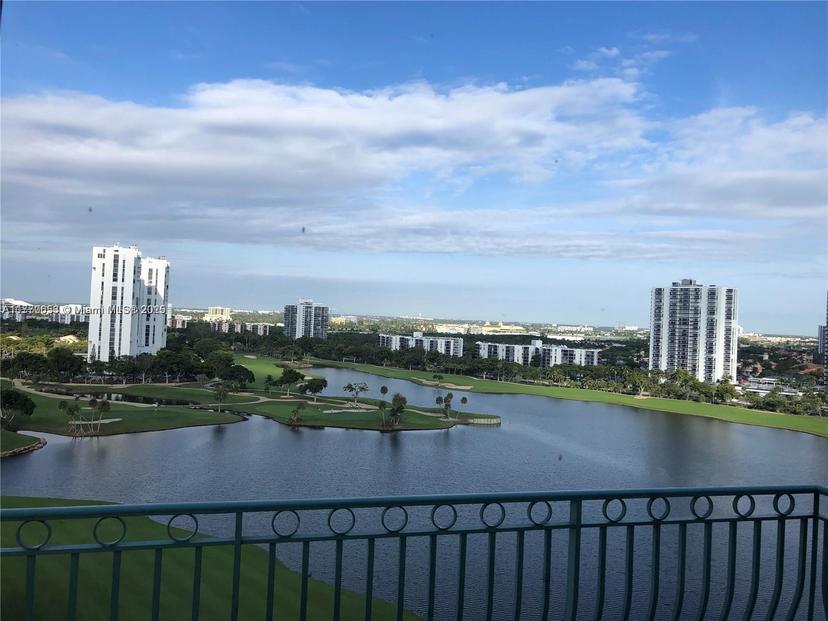 Picture of 20000 E Country Club Dr, Aventura FL 33180