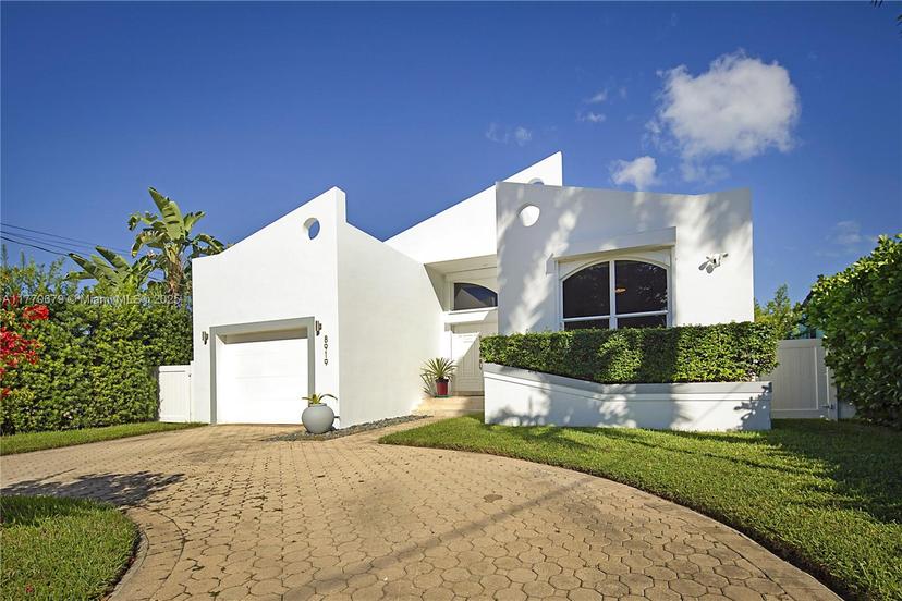 Picture of 8919 Byron Ave, Surfside FL 33154