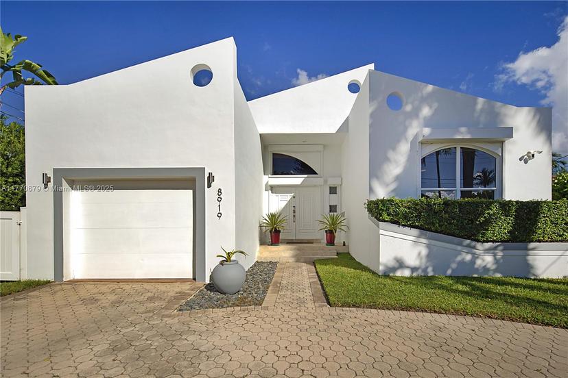 Picture of 8919 Byron Ave, Surfside FL 33154