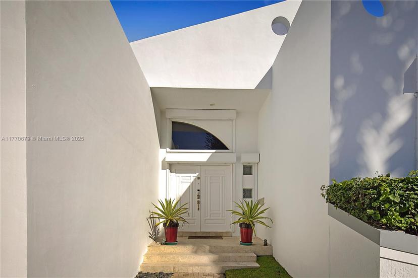Picture of 8919 Byron Ave, Surfside FL 33154
