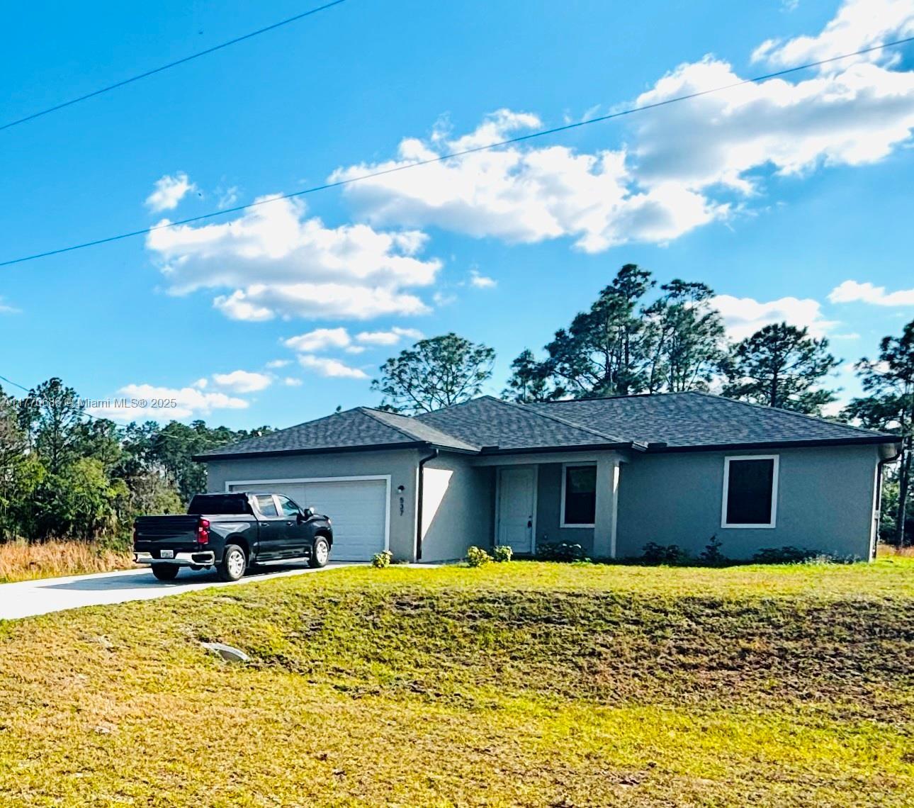 Picture of 537 Greenbriar Blvd, Lehigh Acres, FL 33993