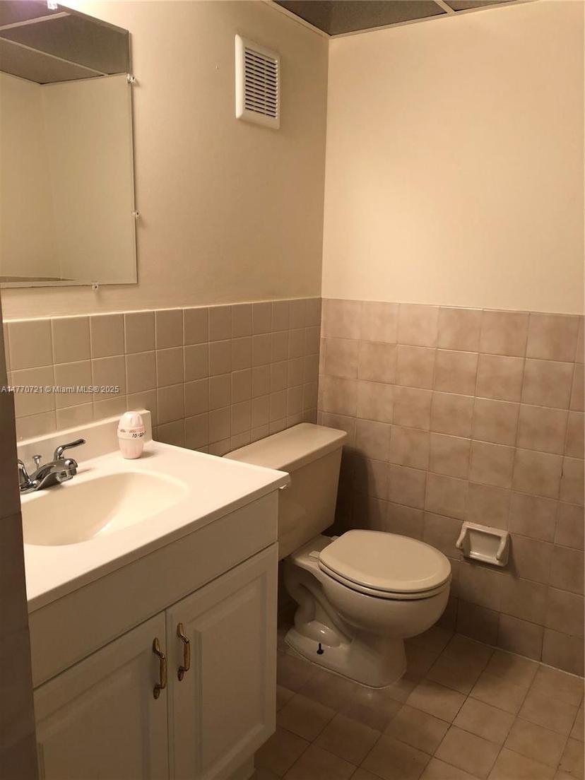 Picture of 1624 NE 151St St # 1624, Miami FL 33162