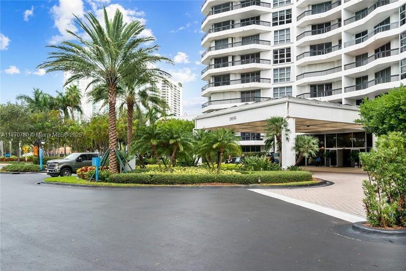 Picture of 19195 NE 36Th Ct # 907, Aventura FL 33180